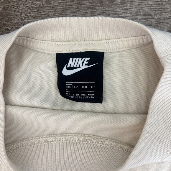 Nike Off-White Cropped T-Shirt with Black Logo - Picture 2 of 3